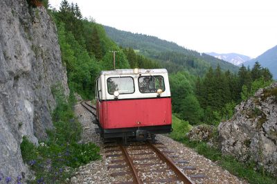 Am Vormittag des 17.06.2006 wurden im Bereich zwischen Kienberg/Gaming und der Kartause Gaming Räumarbeiten, am Nachmittag Baumschnittarbeiten im Bereich Lunz/See - Pfaffenschlag durchgeführt.

Aufgenommen am späten Nachmittag zwischen Holzapfel und Pfaffenschlag.
Schlüsselwörter: Draisine