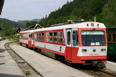 Aber nicht nur auf der Ybbsthalbahn-Bergstrecke war an diesem Tag etwas los, natürlich gab es auch den Planverkehr, der sich hin und wieder noch in Lunz/See blicken lässt!
Schlüsselwörter: 5090 , 013 , Lunz , See