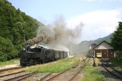 23.07.2006, Doppeltraktion auf der Ybbsthalbahn-Bergstrecke!

Schon lange gab es keine richtige Doppeltraktion mehr auf der Bergstrecke, heute ergab sich aufgrund der Probefahrt der Uv.1 die Gelegenheit.
Schlüsselwörter: 699 , 103 , Uv , 1