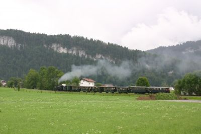 Nachschuß auf den Zug, er trifft gleich in Bezau ein.
Schlüsselwörter: Uh , 102