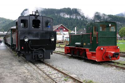 Der Zug steht zur Abfahrt bereit, vor dem Umsetzen wurde von der D1 "Hilde" noch ein zusätzlicher Wagen beigegeben.
Schlüsselwörter: Uh , 102 , D1 , Hilde