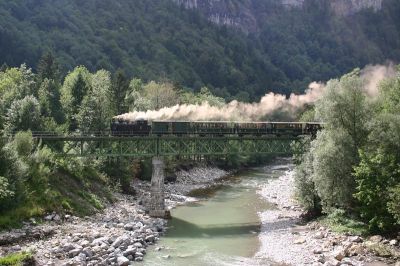 Am 22. Mai 1999 stürzte die 68m lange Sporeneggbrücke, das Hochwasser unterspülte den Mittelpfeiler der Brücke, in die Bregenzerache, der Fortbestand des Vereins war akut bedroht.

Mithilfe von Kostenbeteiligungen des Landes Vorarlberg war es möglich den erforderlichen Betrag von damals 6,9 Millionen Schilling für den Wiederaufbau aufzubringen, am 10. Juni 2000 konnte die Brücke feierlich wiedereröffnet werden.
Schlüsselwörter: Sporeneggbrücke , Einsturz