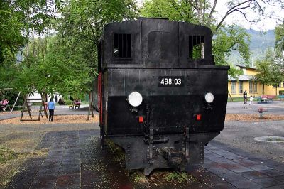 Im Austausch gegen die U24, die bis 2005 am Spielplatz der Promenade stand, kam die 498.03 aus Bezau nach Bregenz.

Es ist geplant die U24 wieder betriebsfähig aufzuarbeiten.
Schlüsselwörter: 498 , 03 , U , 24