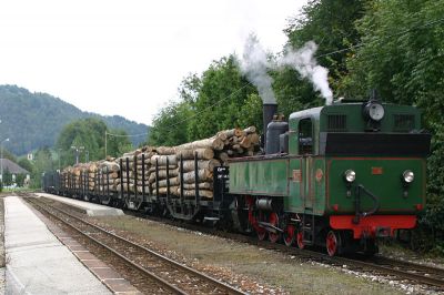 Yv.2 mit dem beladenen Güterzug in Gstadt.
Schlüsselwörter: Yv.2 , 598 , 02