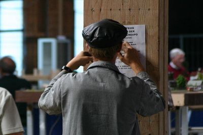 Fleißig am Werken war die Mannschaft der MME das ganze verlängerte Wochenende über, Freitag ging es ans Plakate aushängen.
Schlüsselwörter: MME , Sauerland ,