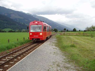 5090.008
5090.008 fährt gerade in die Hst. Walchen im Pinzgau ein.
Schlüsselwörter: Pinzgau , 5090.008 , Walchen im Pinzgau