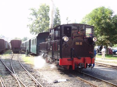 298.53 steht zur Abfahrt bereit
Die Vorräte sind aufgefüllt, die Fahrgäste eingestiegen.

298.53 steht zur Abfahrt in Grünburg bereit !
Schlüsselwörter: 298.53 , Grünburg