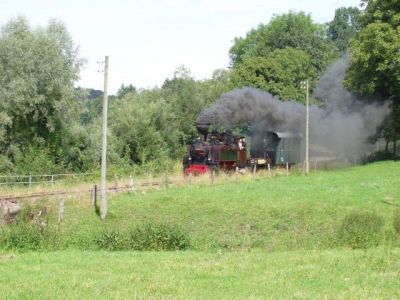 764.007 mit Lz
764.007 brauchte am Vormittag einen Sonderzug von Grünburg nach Steyr Lb.

Hier aufgenommen zwischen Aschach a. d. Steyr und Sommerhubermühle.
Schlüsselwörter: 764.007 , Aschach a. d. Steyr , Sommerhubermühle , Sonderzug