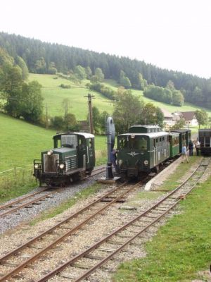 2093.01 und 2190.01 im Bahnhof Pfaffenschlag
Schlüsselwörter: Ybbstalbahn Bergstrecke , 2093.01 , 2190.01