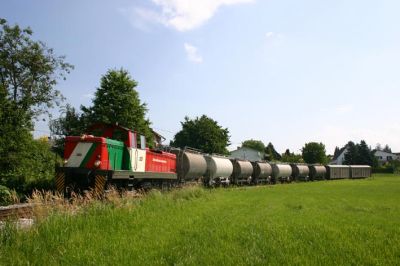 VL 22 mit Güterzug am Weg nach Weiz
Schlüsselwörter: VL 22