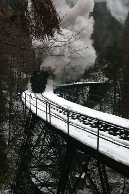 schlechtes Wetter am Wetterbach-Viadukt
Am 5.11. verkehrte auf der Ybbstalbahn-Bergstrecke ein von der Uv.1 gezogener Sonderzug. 
