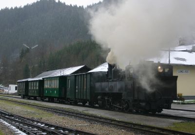 Bereit für die Rückfahrt
Am 5.11. verkehrte auf der Ybbstalbahn-Bergstrecke ein von der Uv.1 gezogener Sonderzug. 
Schlüsselwörter: Uv.1