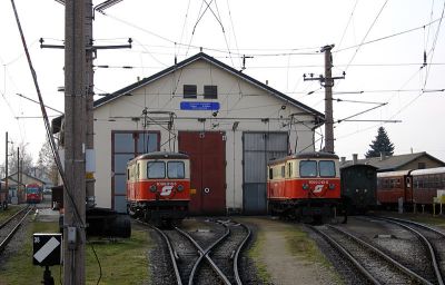 Blick auf die "Traktion"
1099.016 und 1099.010
Schlüsselwörter: 1099 , 010 , 016