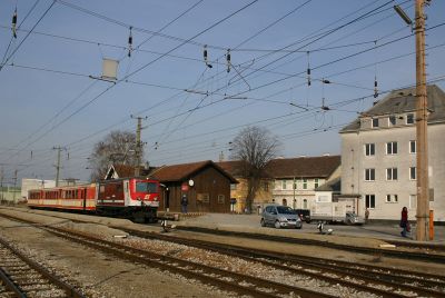 R 6809 gezogen von 1099.007-5 in Ober Grafendorf
R 6809 gezogen von 1099.007-5 in Ober Grafendorf.
Schlüsselwörter: 1099 , 007