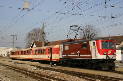 Ausfahrt aus Ober Grafendorf
R 6809 gezogen von 1099.007-5 in Ober Grafendorf.
Schlüsselwörter: 1099 , 007