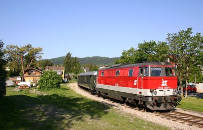 am Weg nach Gutenstein
Schlüsselwörter: 2143.052