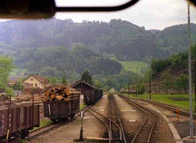 Rein in den Bahnhof
anlässlich einer Führerstandsmittfahrt gelang dieses Bild von der Einfahrt in einen Bahnhof der Ybbstalbahn
