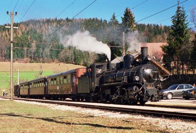 endlich im Bahnhof ...
... ist der von Mh. 6 gezogene Sonderzug
Schlüsselwörter: 399.06