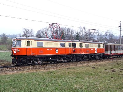 1099.011 auf großer Probefahrt am 08.02.2007 als Vorspann am 6835
Schlüsselwörter: 1099 , 011