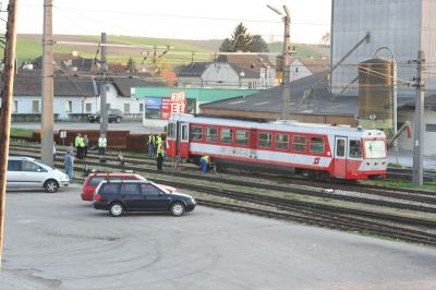 Entgleisung des 5090.016 in Ober-Grafendorf am 22.04.2006
In den frühen Abenstunden des 22. 4. 2006, entgleiste der 5090.016-6 im Bahnhof Ober Grafendorf, auf der Weiche 56 mit einem Drehgestell, der Hilfzug stellte ihn, um ca 19:30, wieder auf die Schienen. 
Schlüsselwörter: 5090, 16, Ober-Grafendorf, Entgleisung