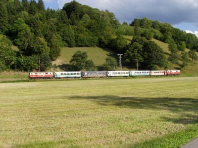 Wendezug auf der MzB
Wiederum der 6840 mit seiner eigenwilligen Zugbildung.
Schlüsselwörter: 1099 , Mariazellerbahn , MzB , Talstrecke , Tradigist , Steinklamm