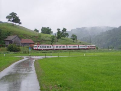 Katholikentag im Mai 2004
Der Sonderzug aus 4090+5090 nach Hofstetten
Schlüsselwörter: 4090 , 5090 , Mariazellerbahn , MzB , Talstrecke , Hofstetten , Katholikentag 2004