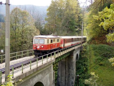 Bergwärts
1099 011 auf dem Wießwasserviadukt.
Schlüsselwörter: 1099 , 011 , MzB , Bergstrecke