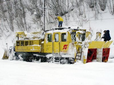 Winterdienst
Die Schneefräse in Laubenbachmühle wird gesäubert
Schlüsselwörter: Mariazellerbahn , MzB , Laubenbachmühle , Schneefräse , Winter