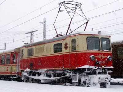 1099.14 Porträt
Im winterlichen Mariazell.
Schlüsselwörter: 1099 , 1099.14 , Mariazellerbahn , MzB , Bergstrecke , Mariazell , Winter