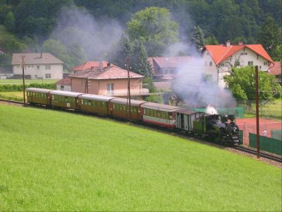 Bunter Panoramic
Ein weiteres Foto des nicht sortenreinen Panoramic vom 5.6.2005.
Schlüsselwörter: Mh.6 , Panoramic , Mariazellerbahn , MzB , Talstrecke , Rabenstein