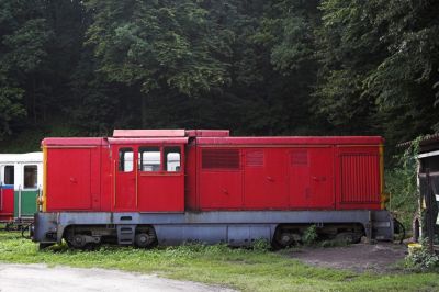 Eine abgestellte Mk45 im hintersten Winkel des Betriebsgeländes.
Schlüsselwörter: Budapest , Kindereisenbahn , MAV ,  Mk45