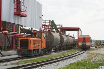 VL8 mit Staubgutwagen im Bahnhof Weiz
Schlüsselwörter: Feistritztalbahn , Weiz , VL8