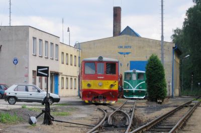 Zwei TU47 in Jindrichuv Hradec
Zwei TU47 vor der Lokremise in Jindrichuv Hradec, rechts das erste grüne Exemplar der Reihe
Schlüsselwörter: JHMD , TU47 , Jindrichuv Hradec