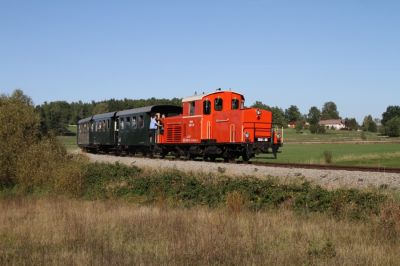 Fotozug mit 2091.09 auf dem Litschauer Ast kurz hinter der Verzweigung der beiden Streckenäste.
Schlüsselwörter: Waldviertel , Nordast , 2091 , Alt Nagelberg