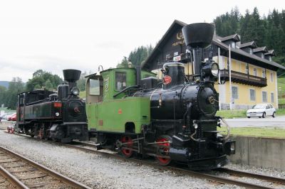 Die "Stainz" und U.40 bei der Fahrzeugschau in Murau
Schlüsselwörter: Murtalbahn , Stainz , U.40 , Murau