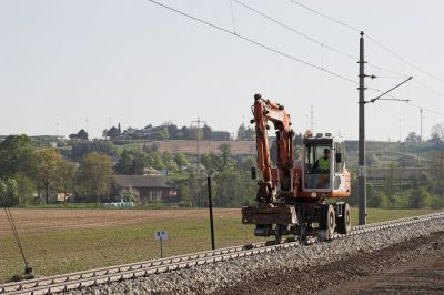 Zweiwegbagger unterwegs zwischen Pielachbrücke und Ober Grafendorf
Schlüsselwörter: Mariazellerbahn , MzB , Gleisbau , Zweiwegbagger