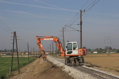 Zweiwegbagger im Einsatz zwischen Pielachbrücke und Ober Grafendorf
Schlüsselwörter: Mariazellerbahn , MzB , Gleisbau , Zweiwegbagger