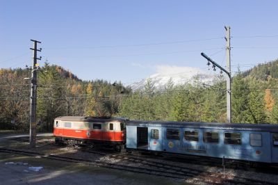 Erlaufklause - Der Gipfel des Ötschers zeigt sich nicht ganz wolkenfrei, ein Hinweis darauf, dass der Tag wohl nicht ganz so strahlend schön bleiben wird.
Schlüsselwörter: Mariazellerbahn , MzB , Bergstrecke , Südrampe , Erlaufklause , 1099 , Ötscher