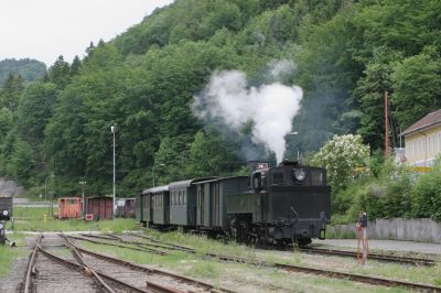 Nachmittägliche Rückkehr
Uv.1 kehrt mit dem Nachmittagszug von Lunz am See zurück.
Schlüsselwörter: Ybbstalbahn Bergstrecke , Kienberg-Gaming , Uv , Heizhausfest