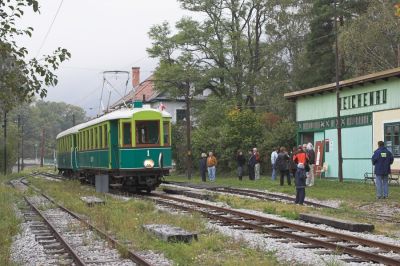 TW1 während des Aufenthaltes im Bahnhof Reichenau
Schlüsselwörter: Höllentalbahn , TW1 , Reichenau