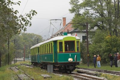 TW1 im Bahnhof Reichenau
Schlüsselwörter: Höllentalbahn , TW1 , Reichenau