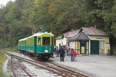 Zurück in Payerbach. Den Rest des Tages verbrachte ich an der Semmeringbahn, wo mit den 4010 auch noch schöne Triebwagen unterwegs waren. Das ist aber eine ganz andere Geschichte.
Schlüsselwörter: Payerbach , Höllentalbahn , TW1