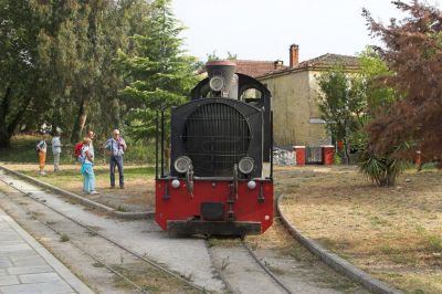 Gleisdreick
In Ano Lechonia wird die Lok auf einem Gleisdreieck gewendet.
Schlüsselwörter: Griechenland , Pilionbahn