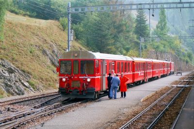 Wendezug, wahrscheinlich im Bahnhof Filisur, hinten eine Ge 4/4 I.




Schlüsselwörter: Rhätische Bahn , RhB , Wendezug