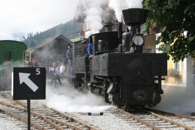 S12 und StLB 6 fahren am Morgen an den Sonderzug nach Frojach
Schlüsselwörter: Mauterndorf , Taurachbahn , Z6 , S12