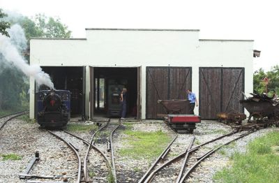 Die Schmalspurhalle im Eisenbahnmuseum Schwechat
Schlüsselwörter: Eisenbahnmuseum Schwechat , VEF , Feldbahn