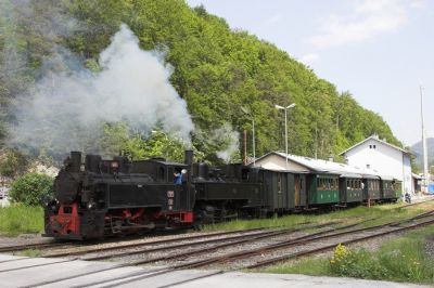 Zur Abfahrt des Nachmittagszuges steht der Bahnhof Kienberg-Gaming im besten Fotolicht.
Schlüsselwörter: Ybbstalbahn , Ybbsthalbahn Bergstrecke , Uv , Criscior 5