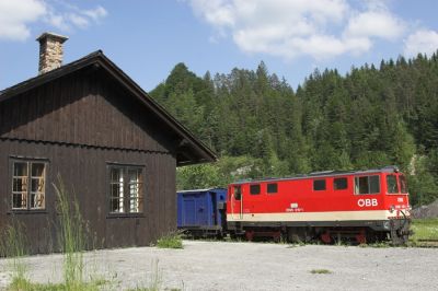 2095 010-1 am Gütermagazin in Lunz am See
Schlüsselwörter: Ybbstalbahn , Lunz , 2095