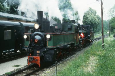 Der Aufenthalt in Großhollenstein dauerte etwas länger. Die Loks wurden abgekuppelt und am Ladegleis mit Wasser versorgt.
Schlüsselwörter: Ybbstalbahn , Jubiläum , Yv , 399 , Großhollenstein