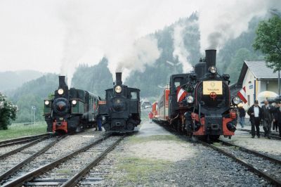 Lokparade mit drei Dampfloks im Bahnhof Lunz am See: Yv.2, U.1 und 399.02.
Schlüsselwörter: Ybbstalbahn , Jubiläum , Yv , 399 , U , Lunz